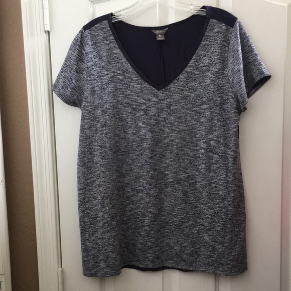 Ladies’ Eddie Bauer SS Tee (L) - Picture 1 of 8